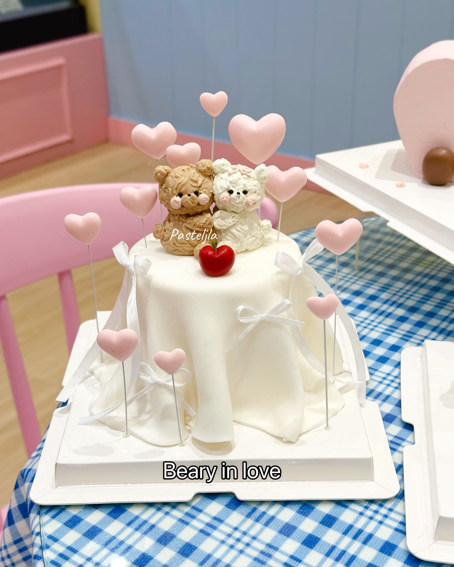 Beary in love cake