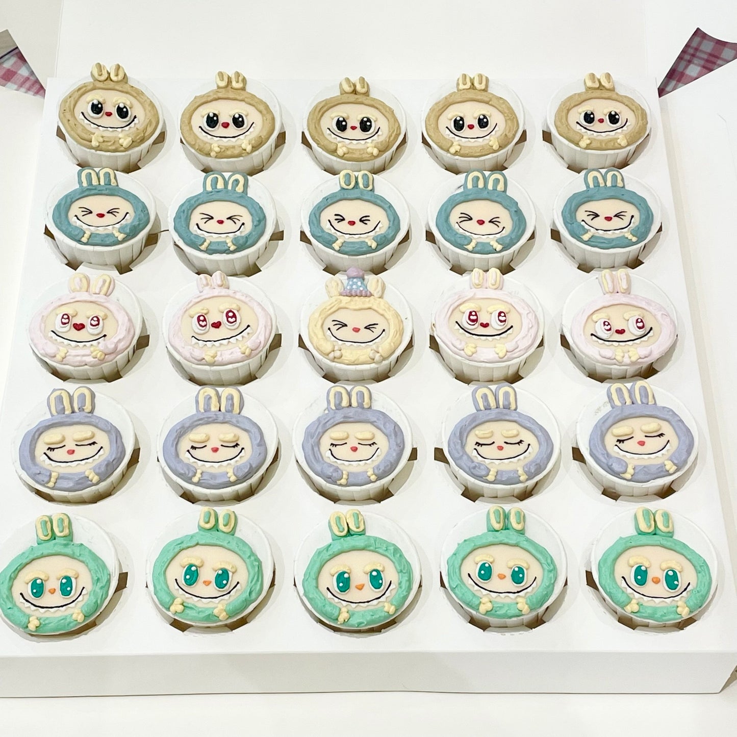 Labubu cupcakes