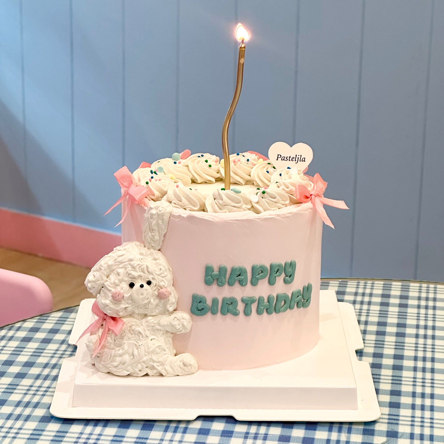 Huggy Bear Cake