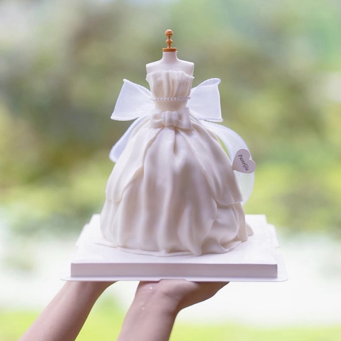 Wedding dress cake