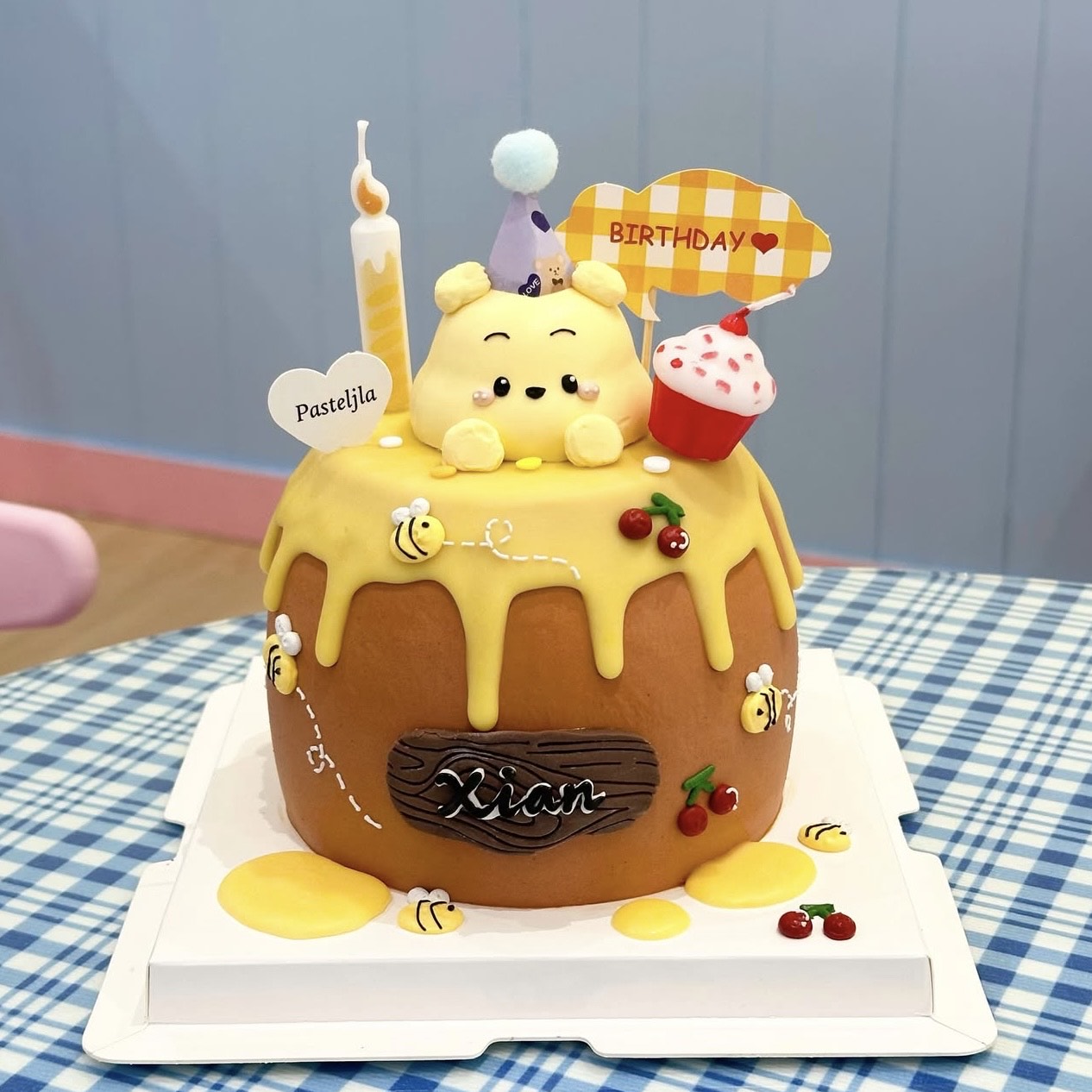 Winnie the pooh cake
