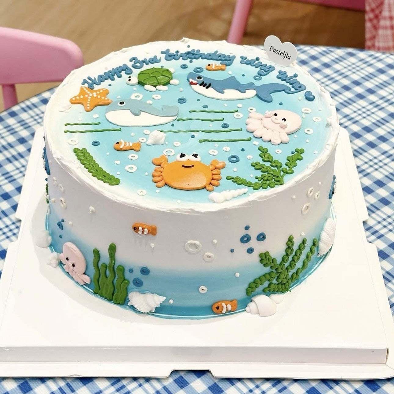Handrawn under the sea cake