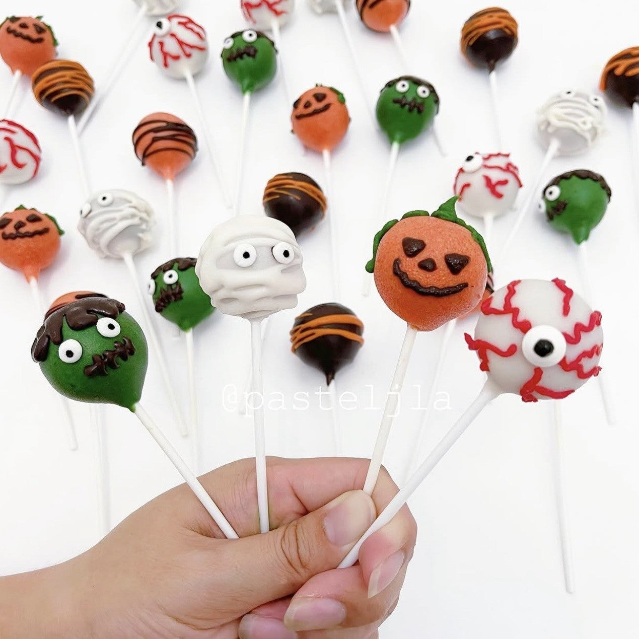 Halloween cake pops