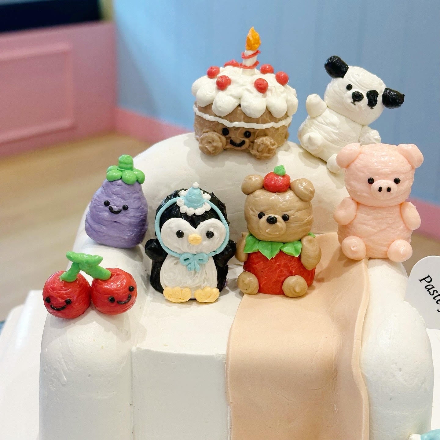 Jelly cat sofa cake