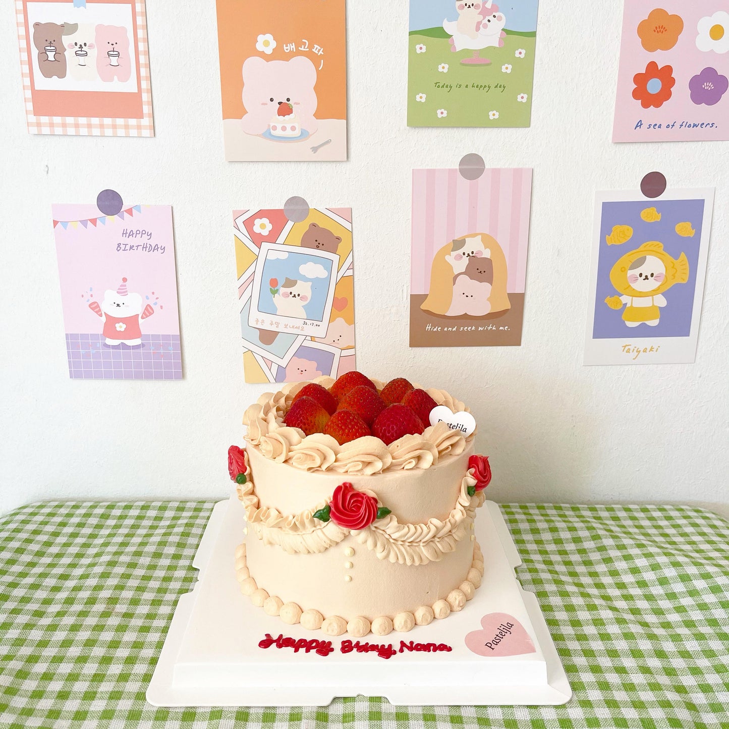 Beige Vintage Strawberry Cake