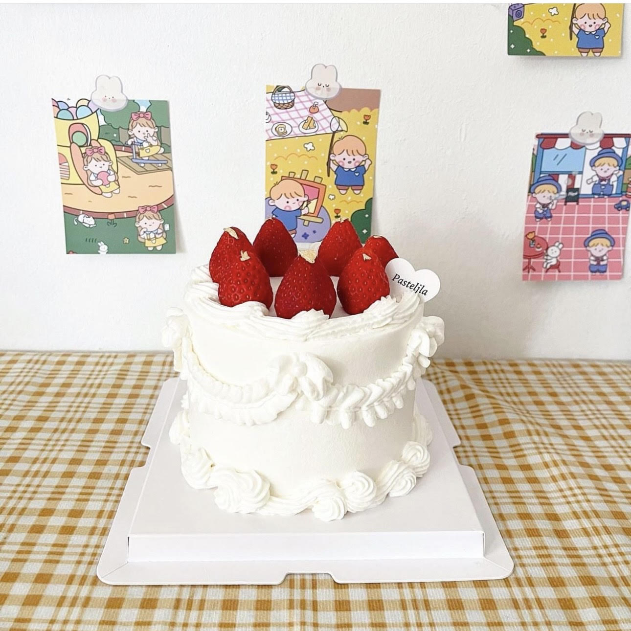 Strawberry Vintage Cake