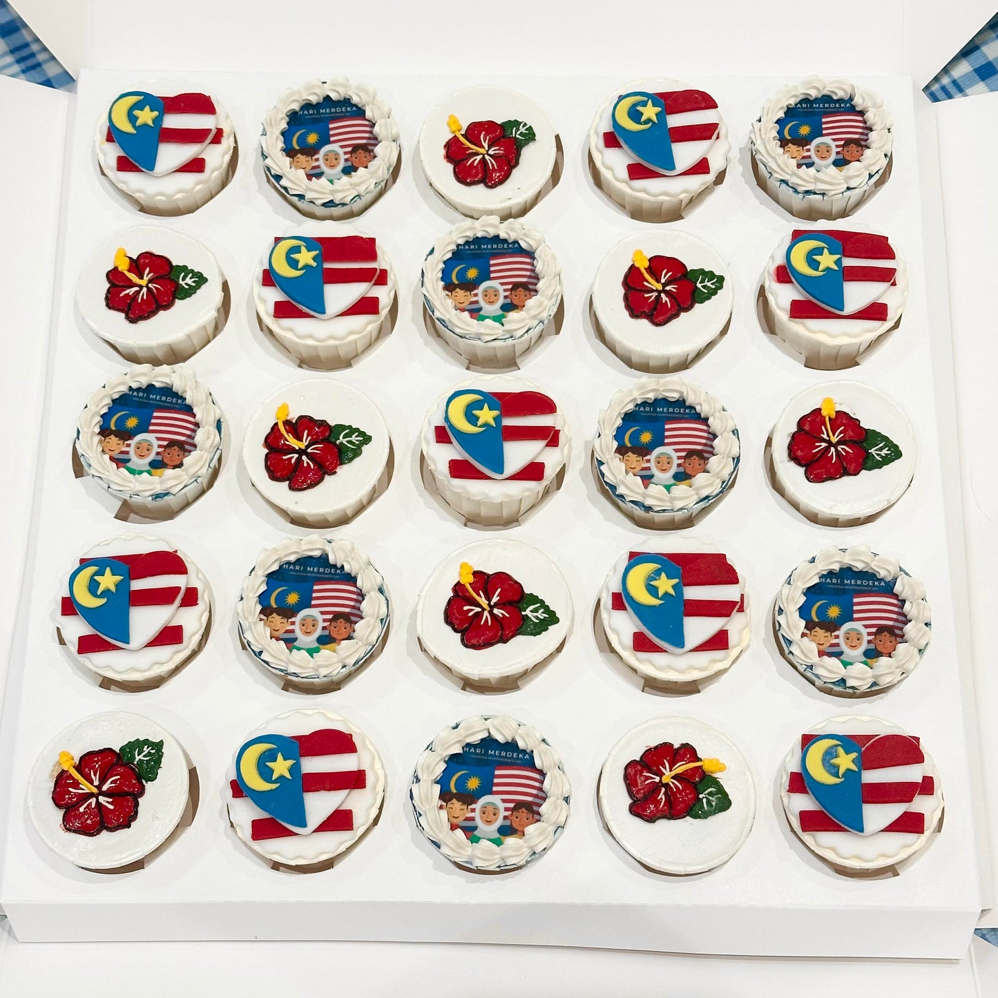 Merdeka day cupcakes