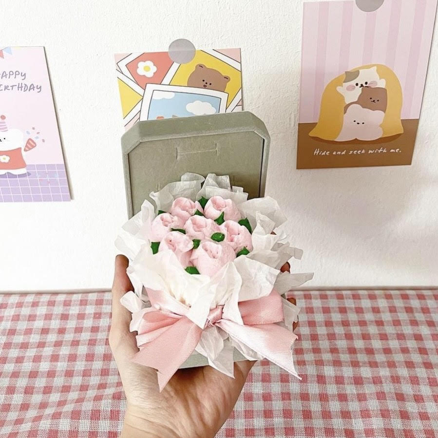 Pink Rose Bouquet Ring Cake