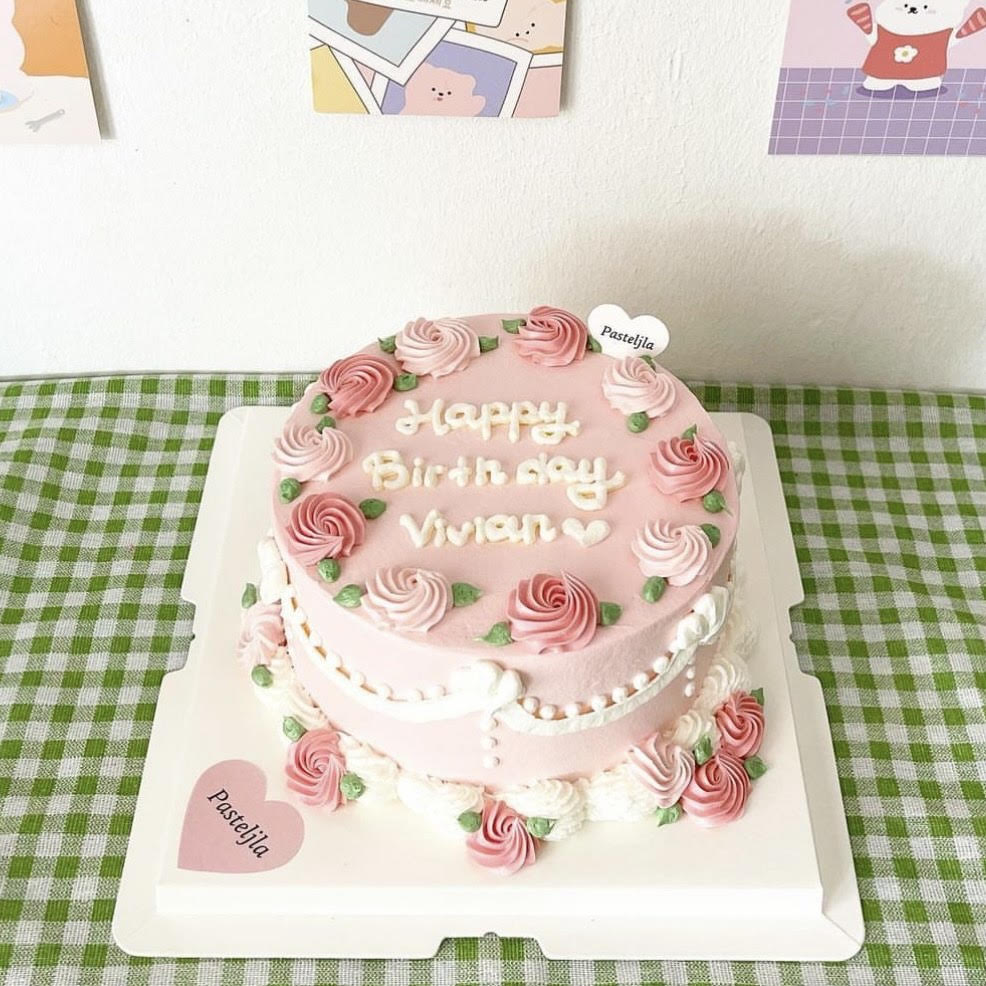 Vivian Vintage Cake