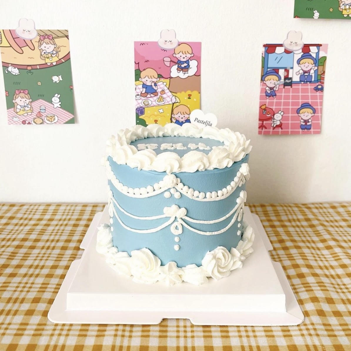 Blue Vintage Cake