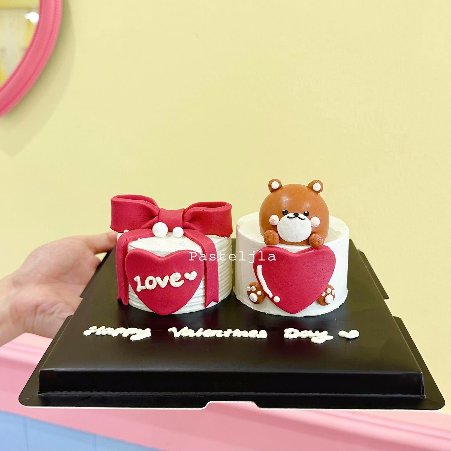 Valentines Bear Petite Cakes