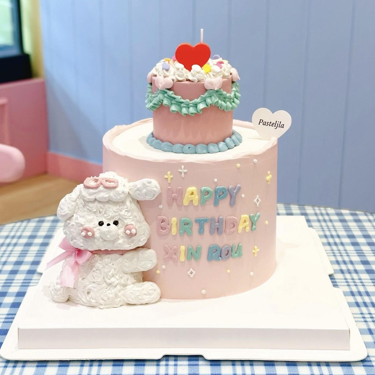 Huggy White Bear Cake