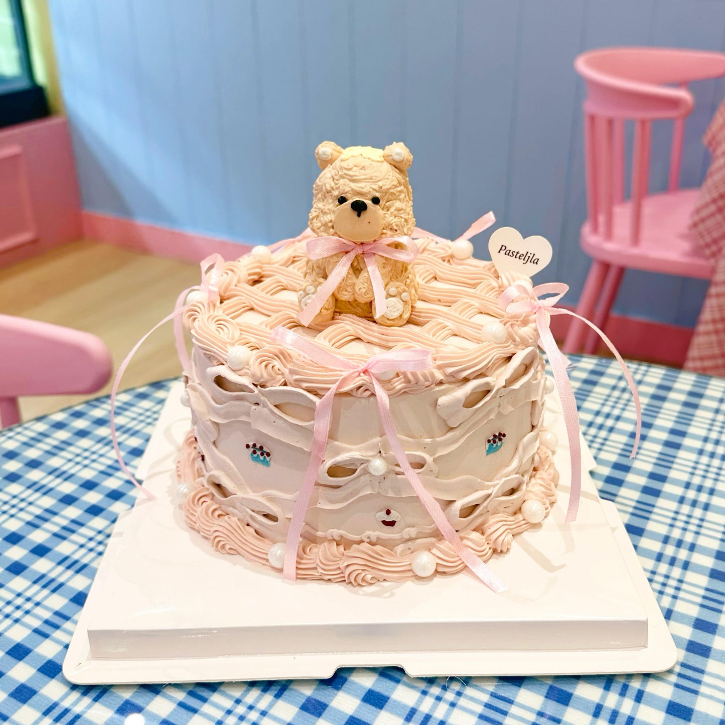 Vintage Teddy Bear Cake