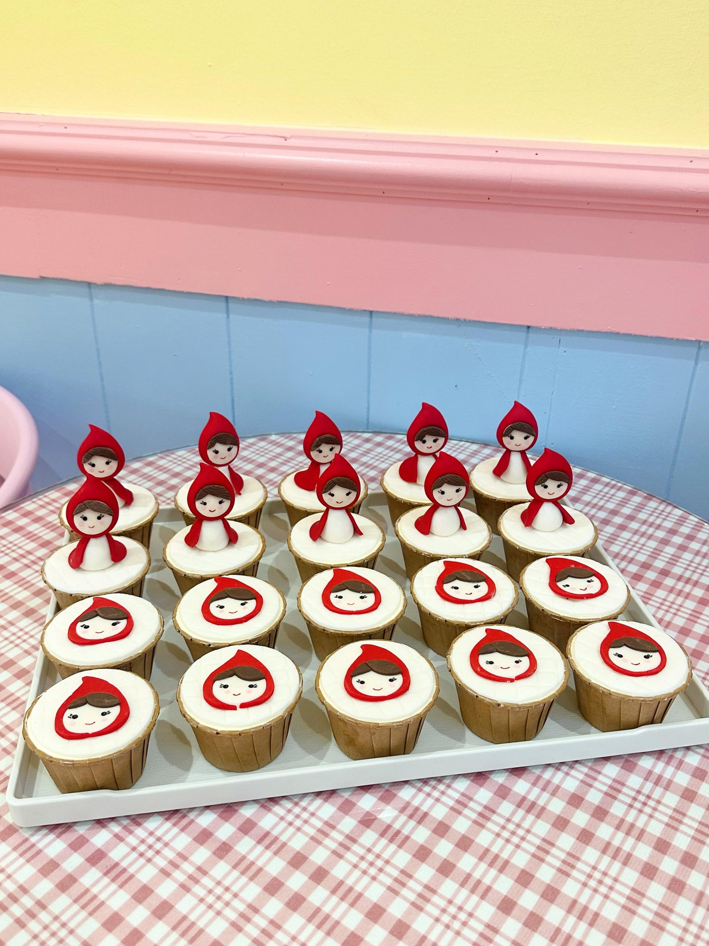 Red Riding Hood Fondant Cupcakes