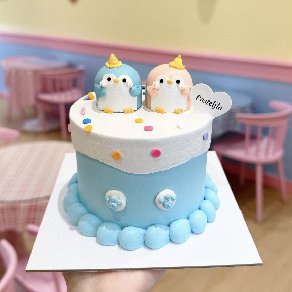 Couple Penguin Cake
