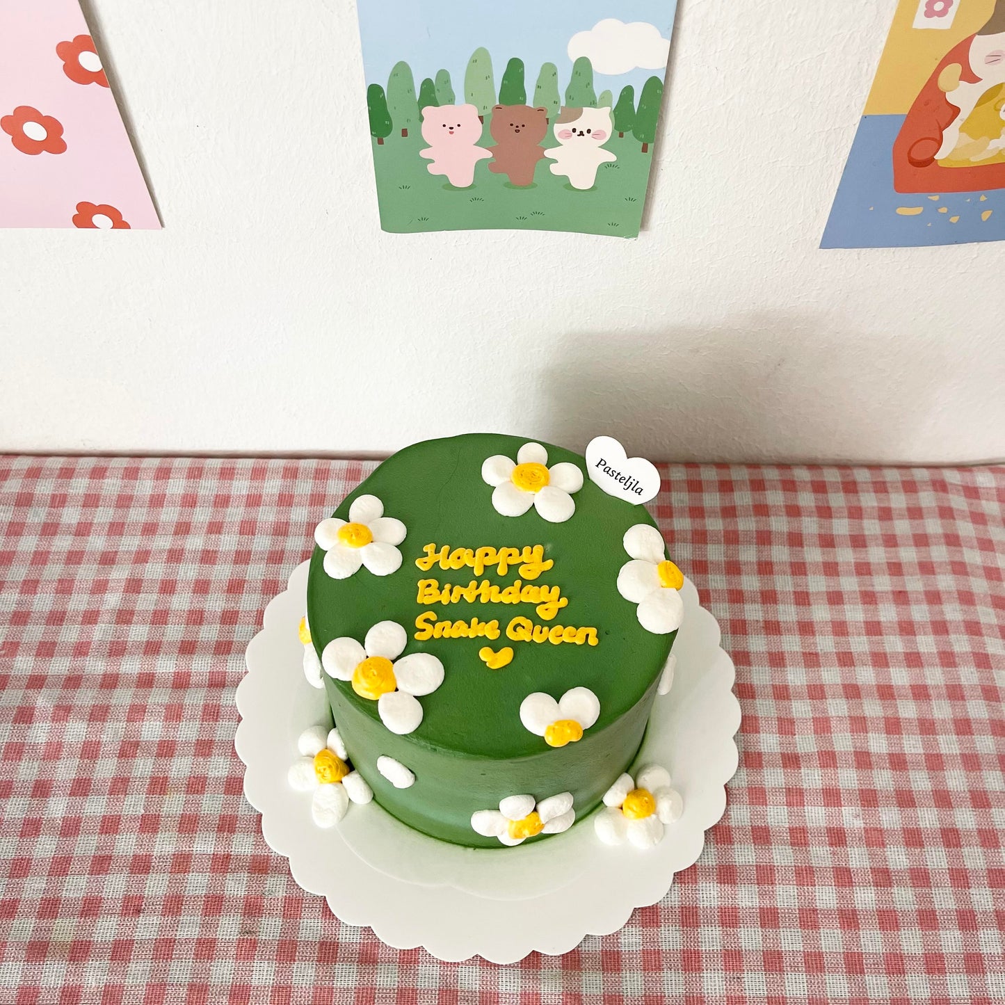 Cute Green Floral Cake