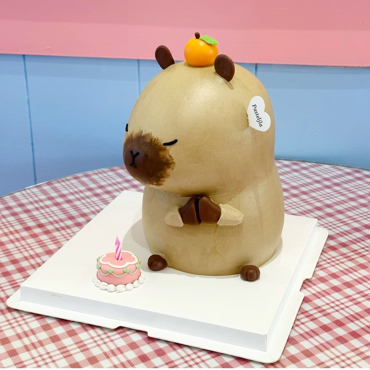 3D Capybara cake 