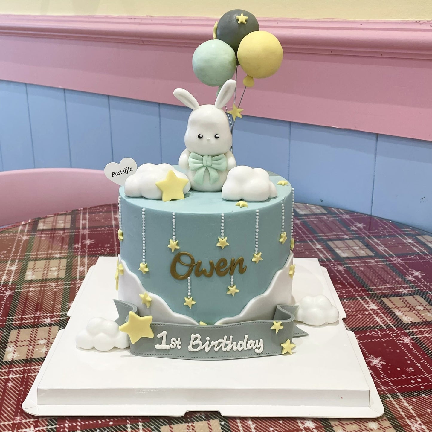 Fondant rabbit cake 