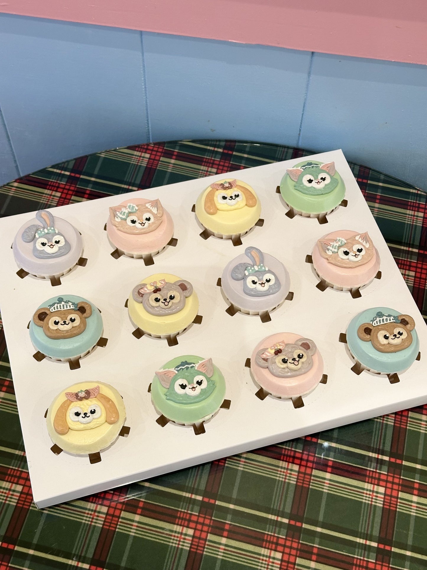 Duffy and friends cupcakes 
