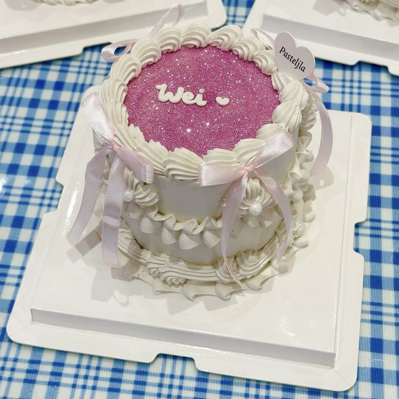 Britney glitter cake 