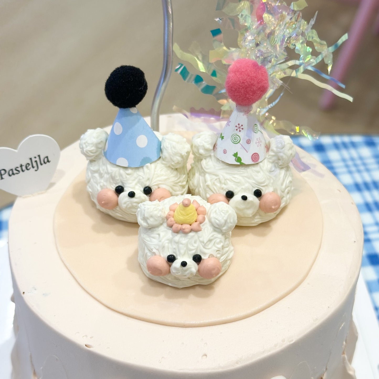 Family bear cake