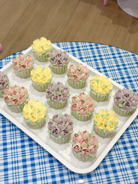 Buttercream rose cupcakes