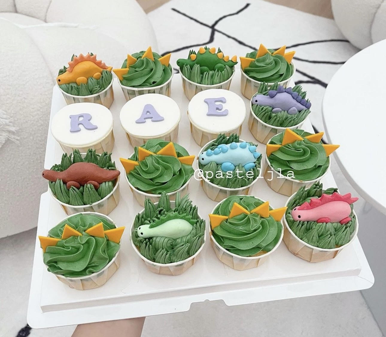 Fondant Dinosaur Cupcakes – Pasteljla