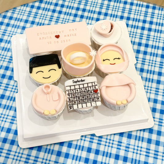 Engagement cupcakes