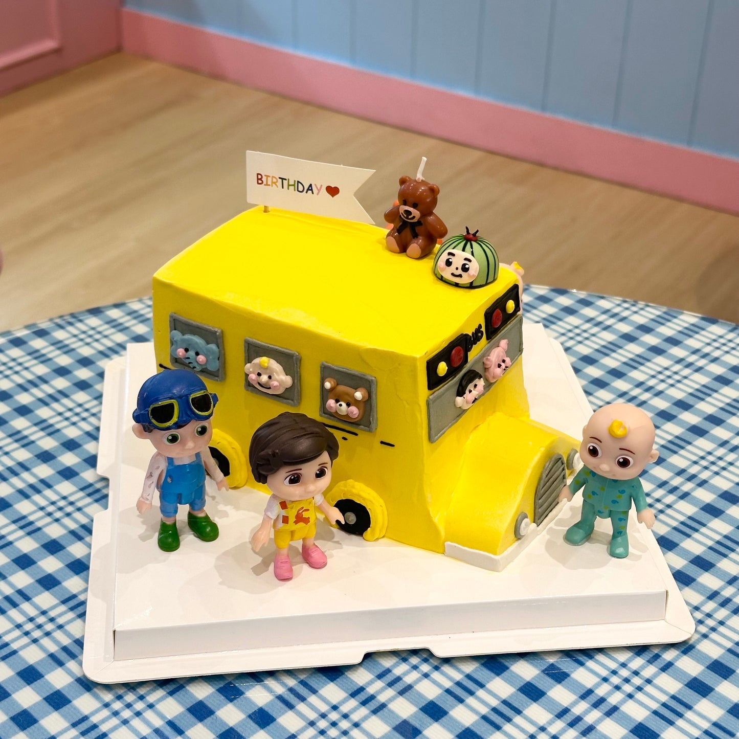 Cocomelon bus full cream cake