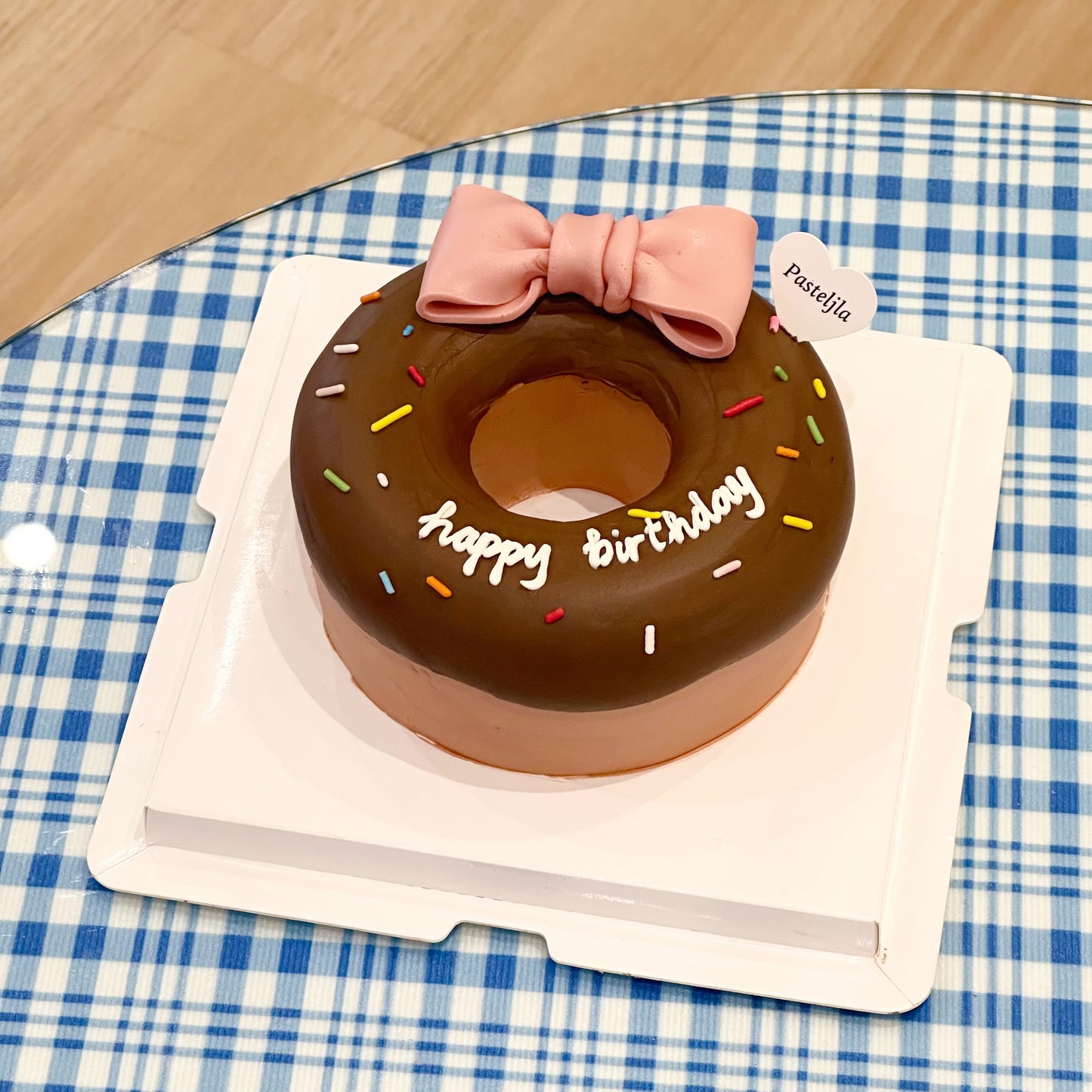 Doughnuts Shape Cake