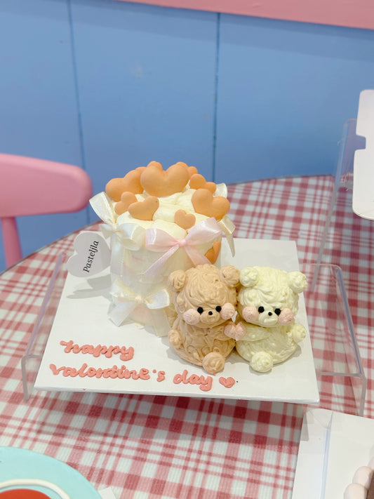 Tiny Huggy bear cake