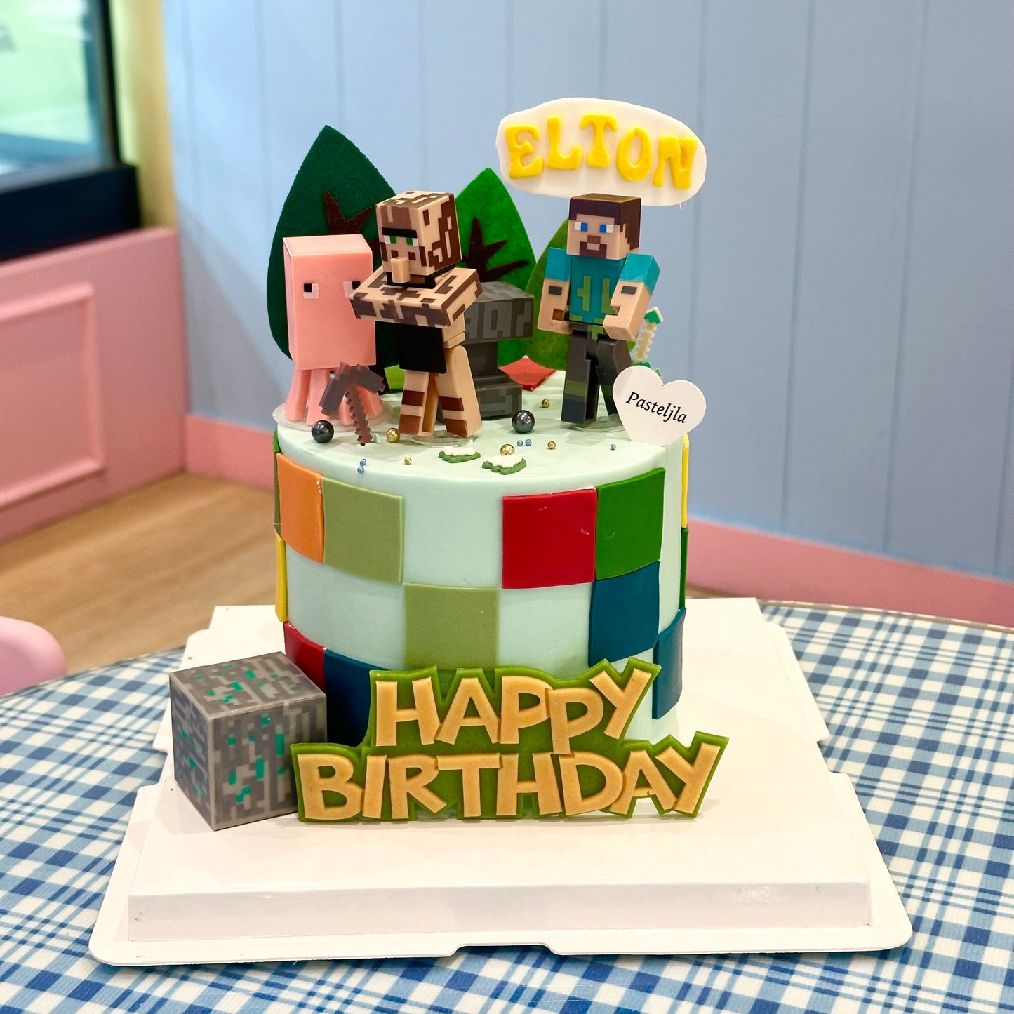 Minecraft cake