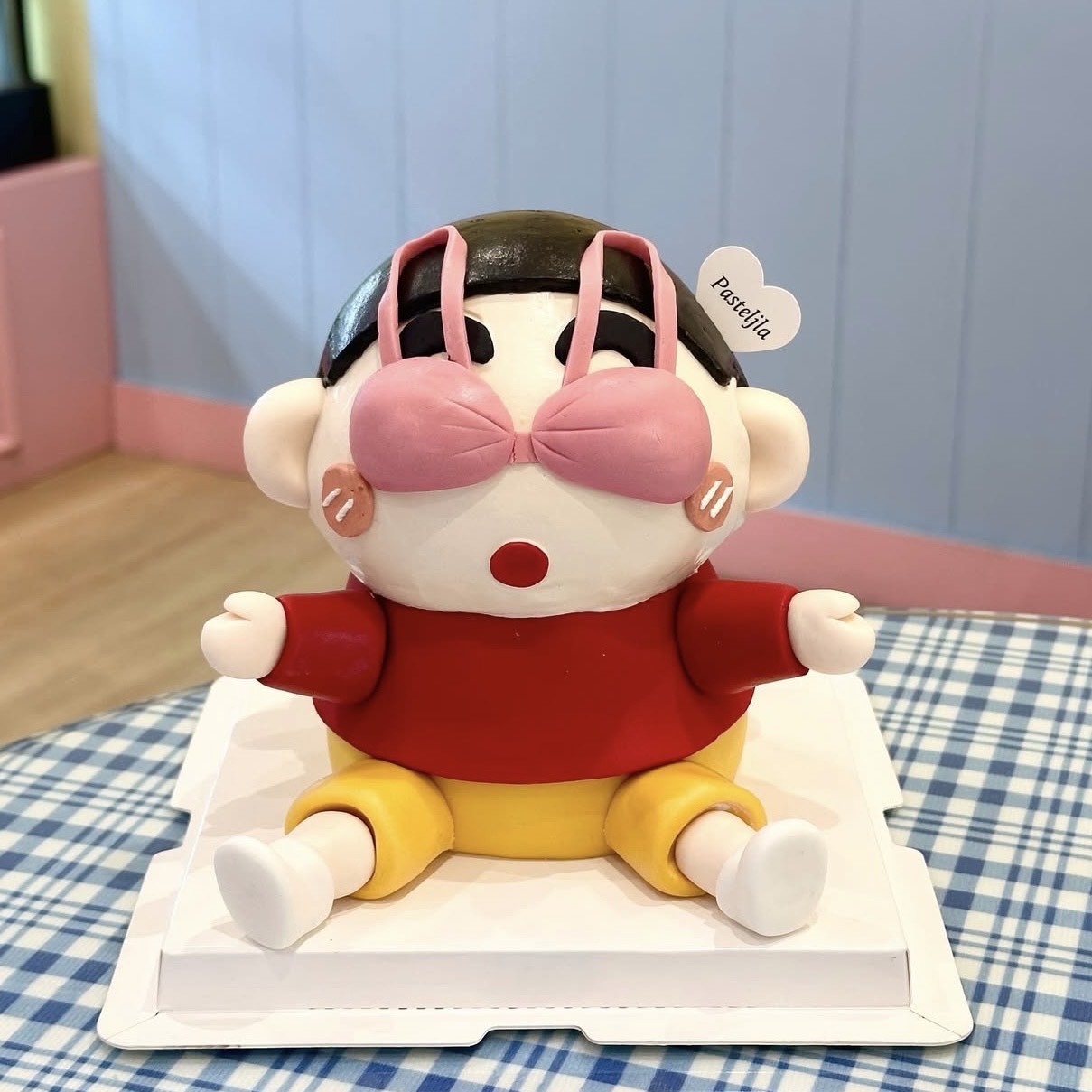 3D Shin Chan cake