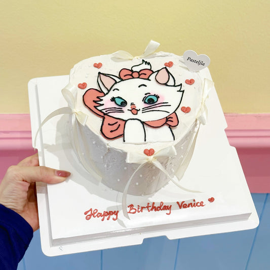 Heart shape Marie cat cake