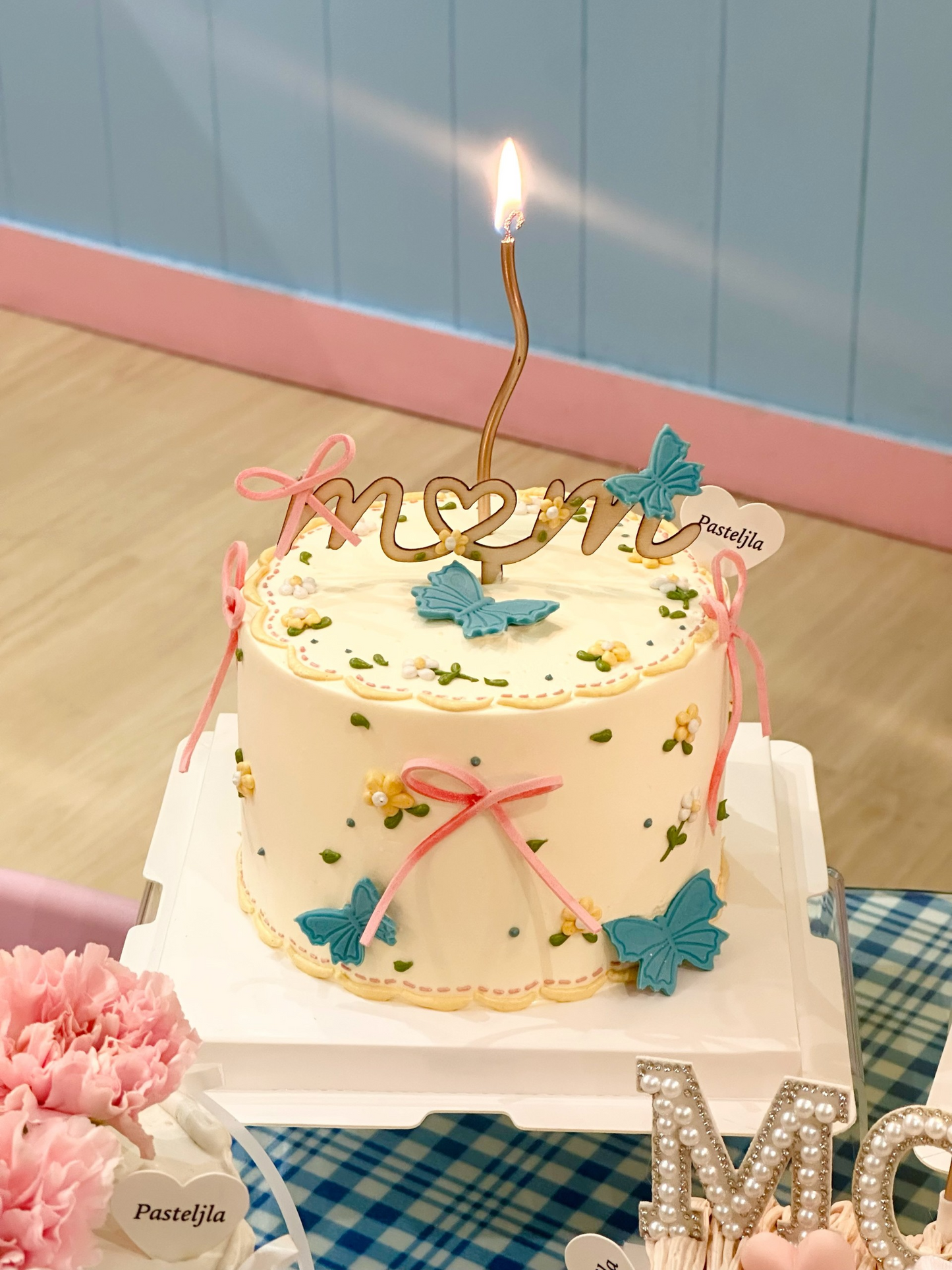 Mom floral garden cake 
