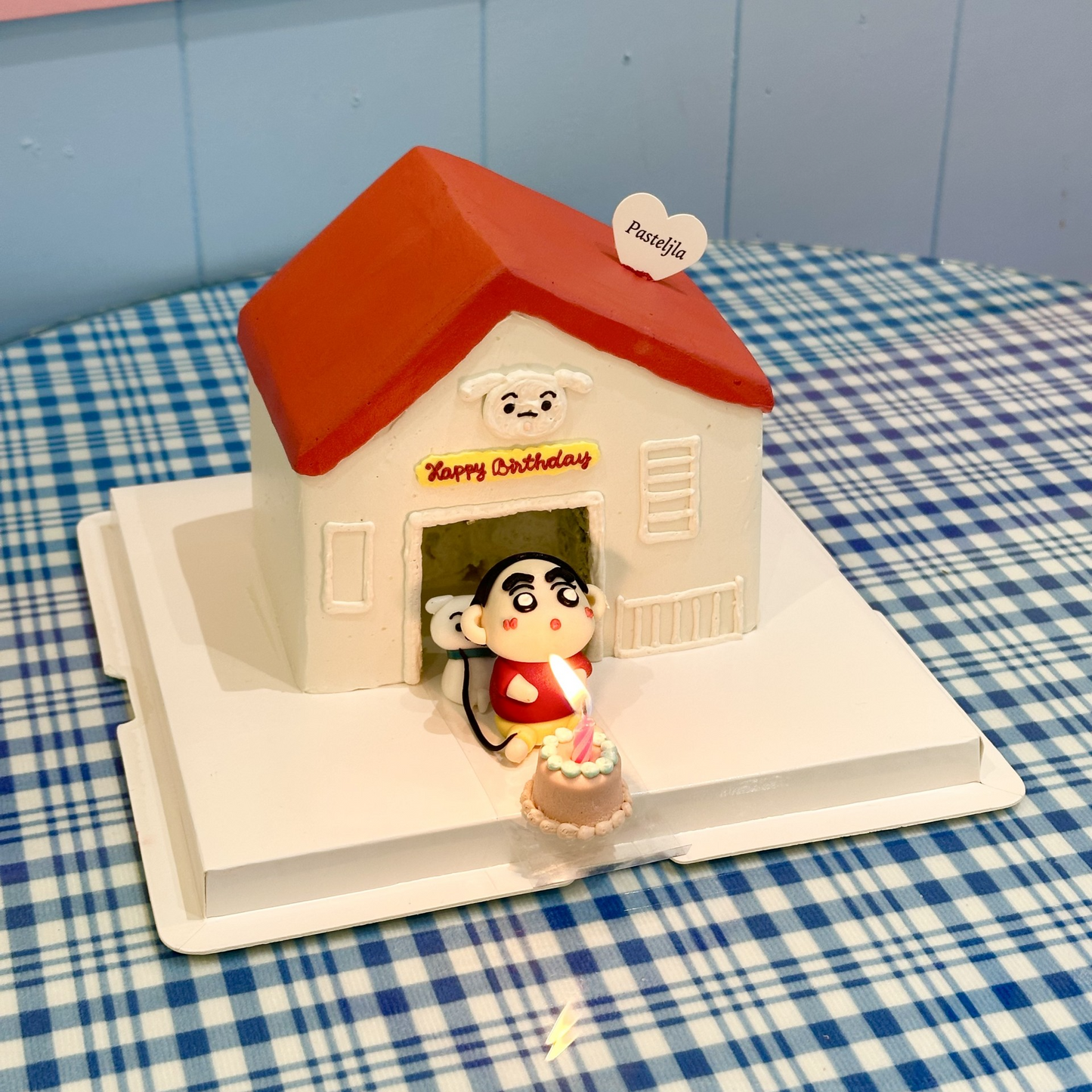 Shinchan house pulling cake