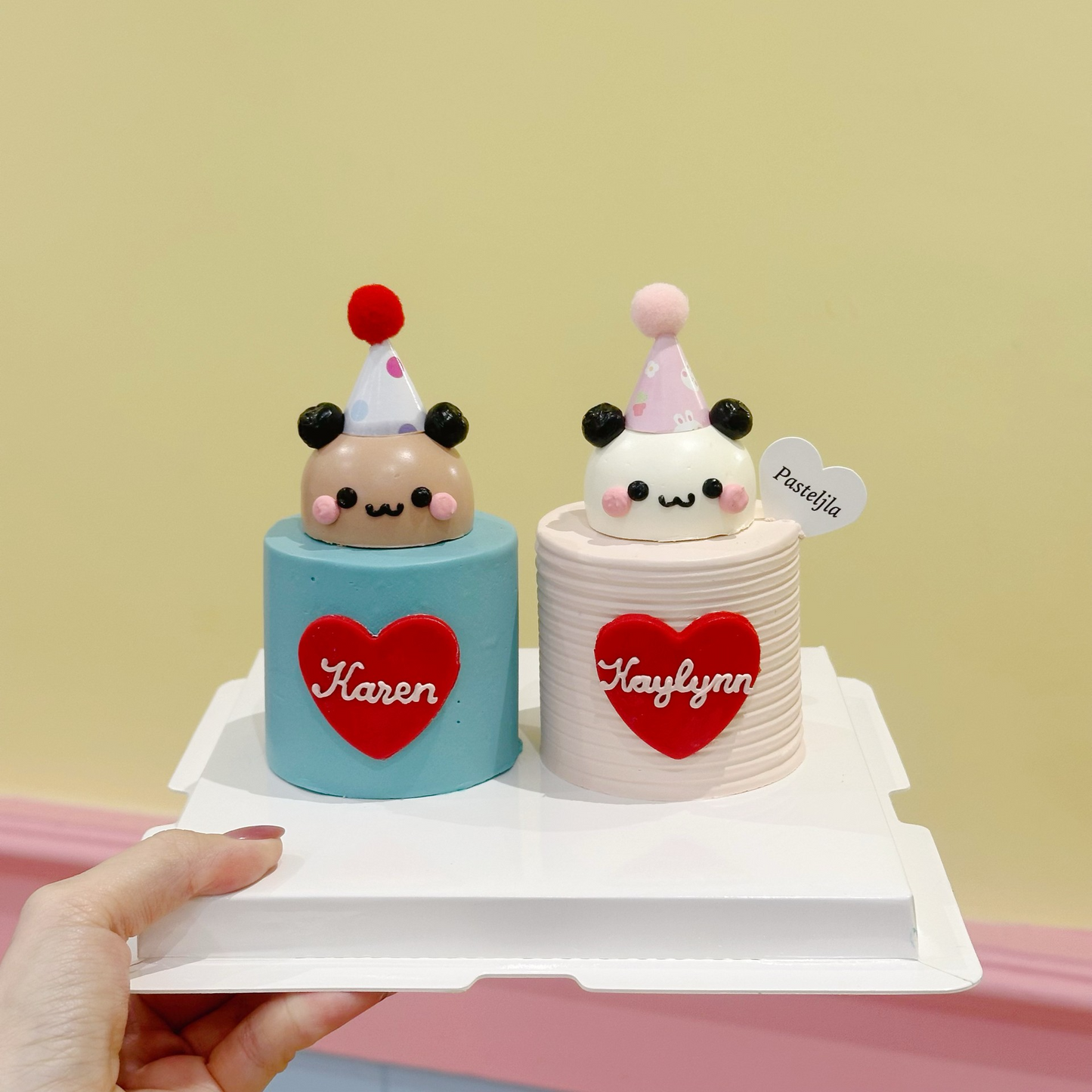 Tiny Bubu and Dudu couple cake