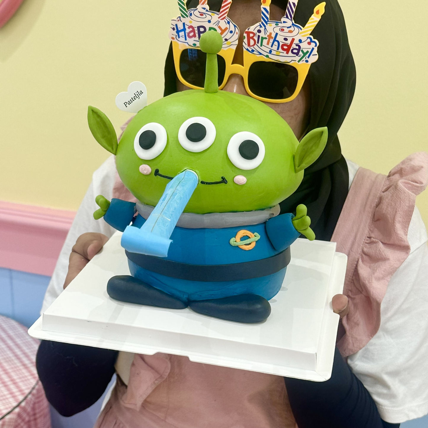 Toy Story three eyed alien 3D cake