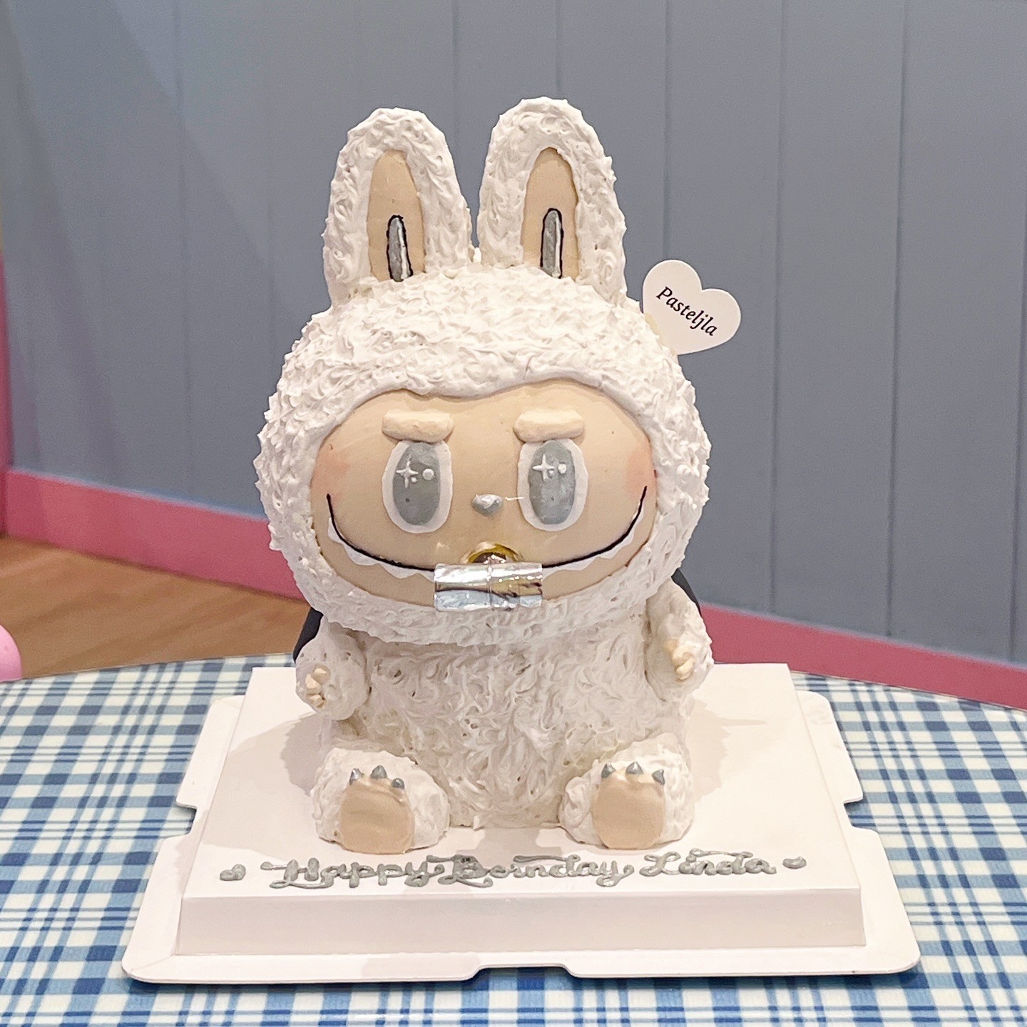 Labubu Zimomo angel in clouds cake 