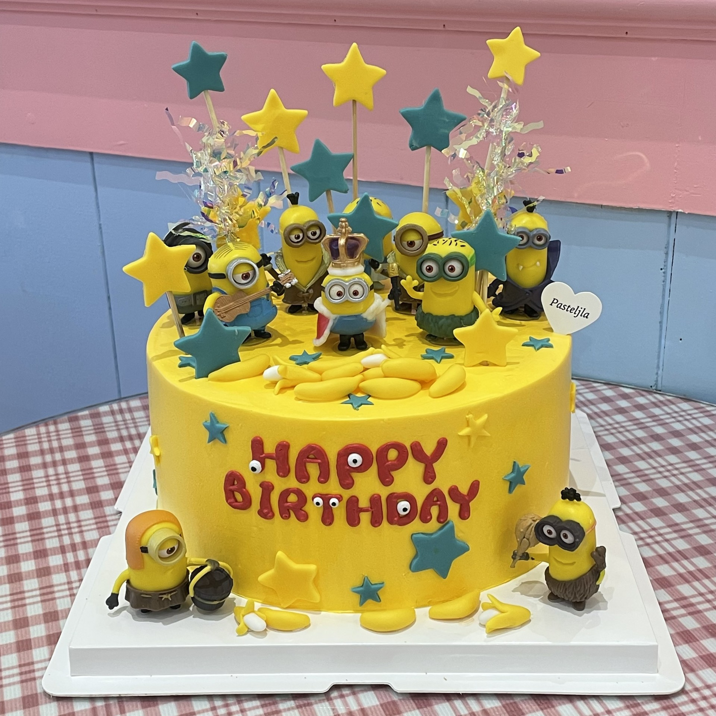 Yellow minion cake