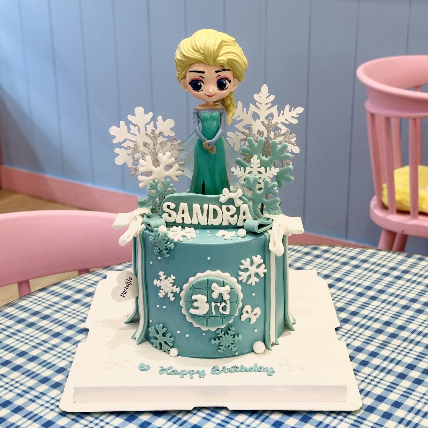 Frozen Elsa blue and white cake 