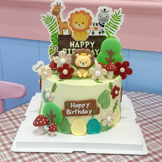 Lion in the jungle cake 