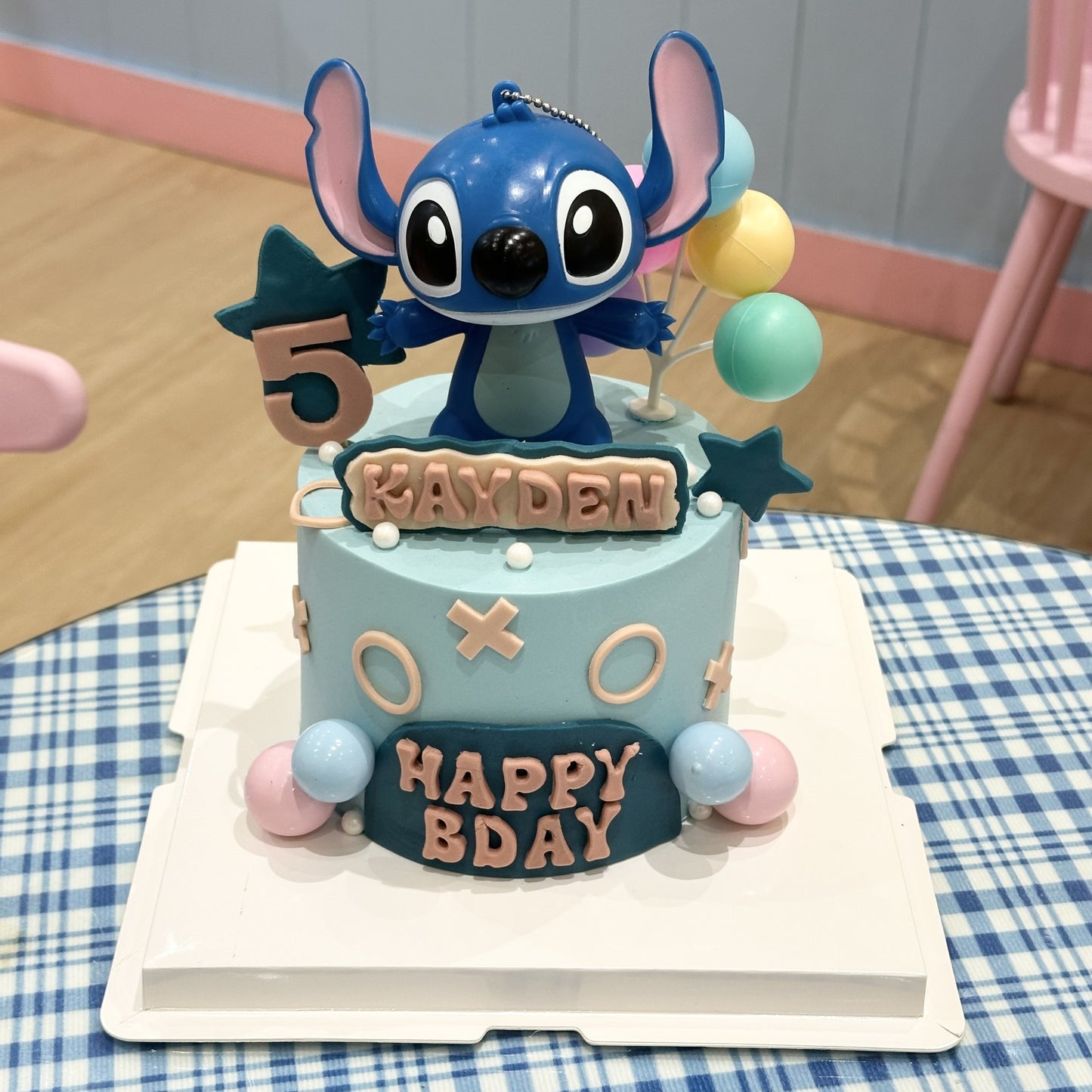 Stitch cake pink and blue