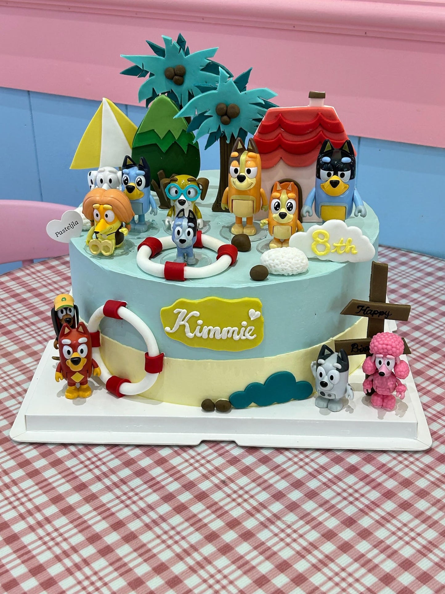 Bluey cake
