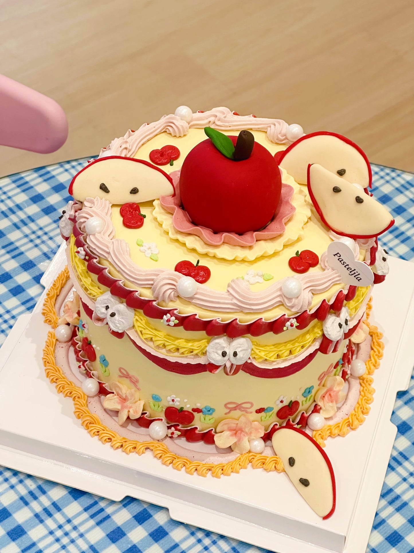 Red Apple cake