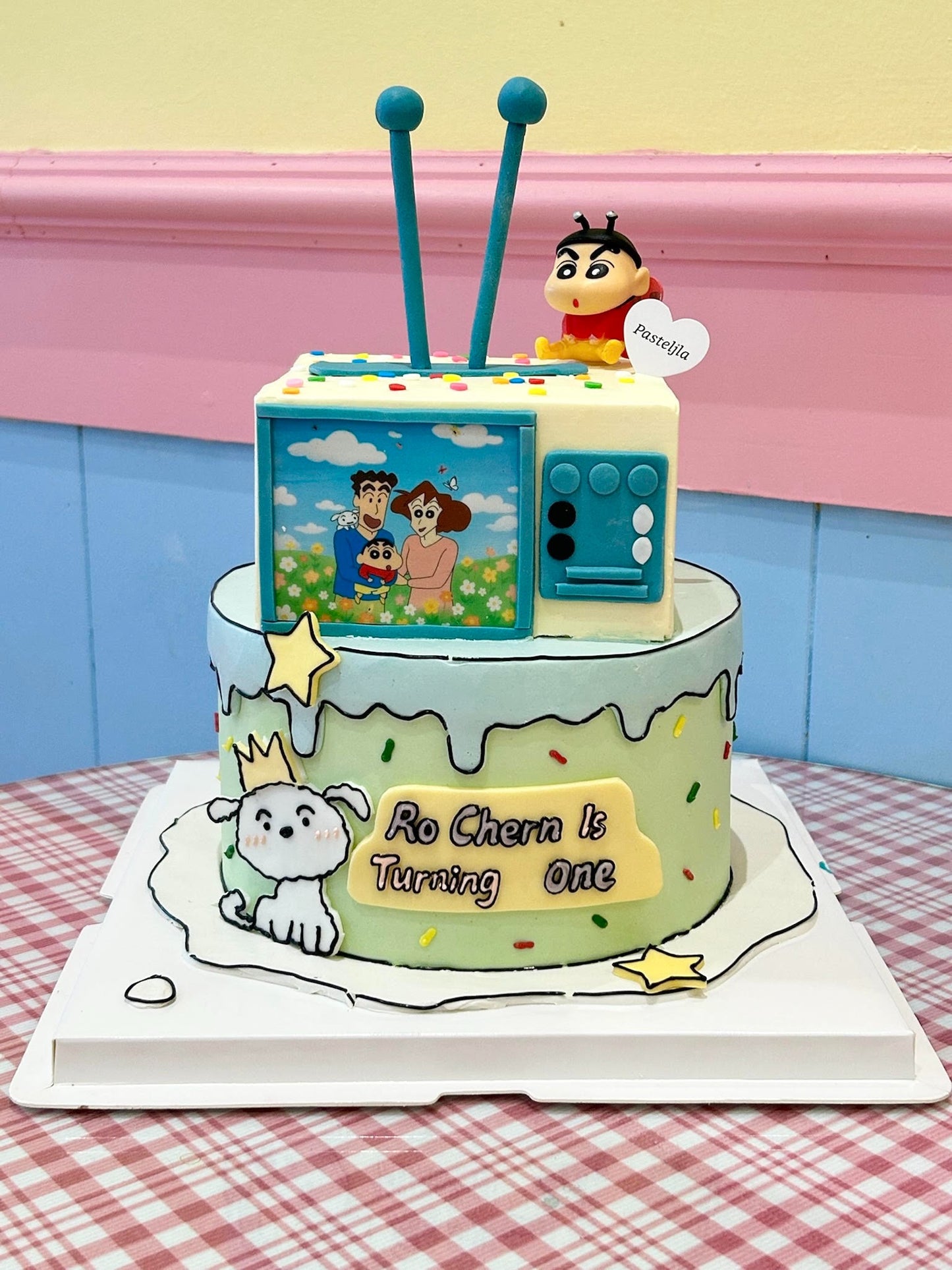 Two tier Shin Chan cake