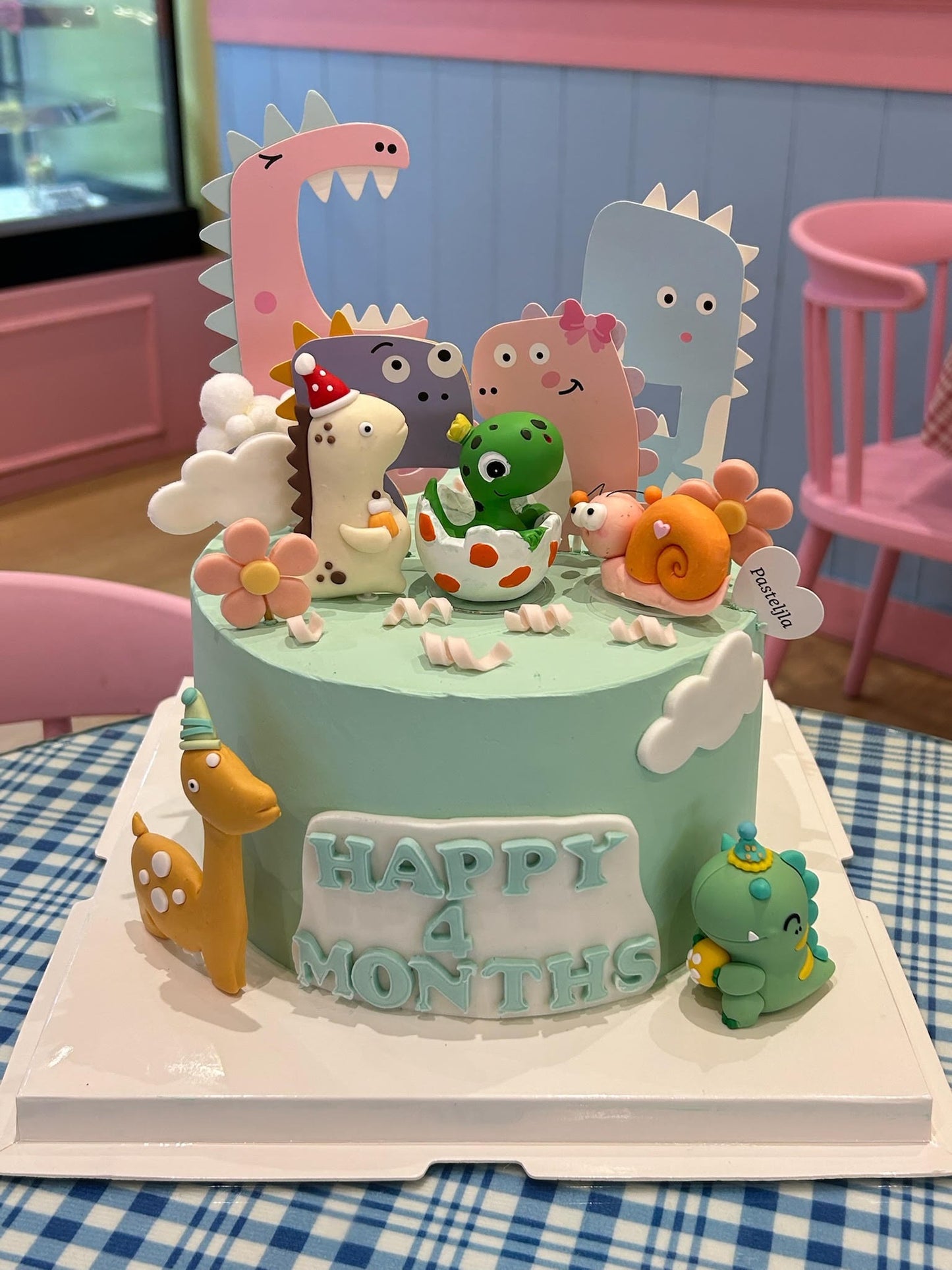 Dinosaur cake