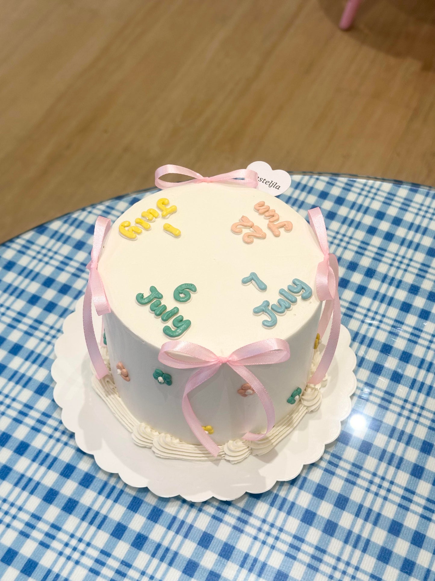 Coquette pastel friendship cake