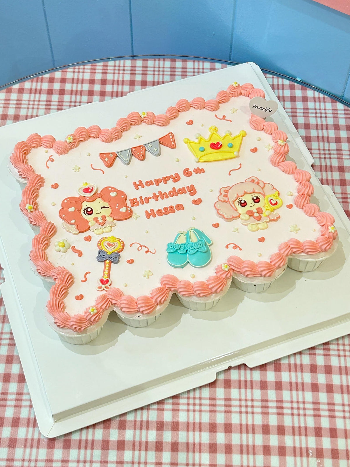Tennie Ping gathering cupcakes