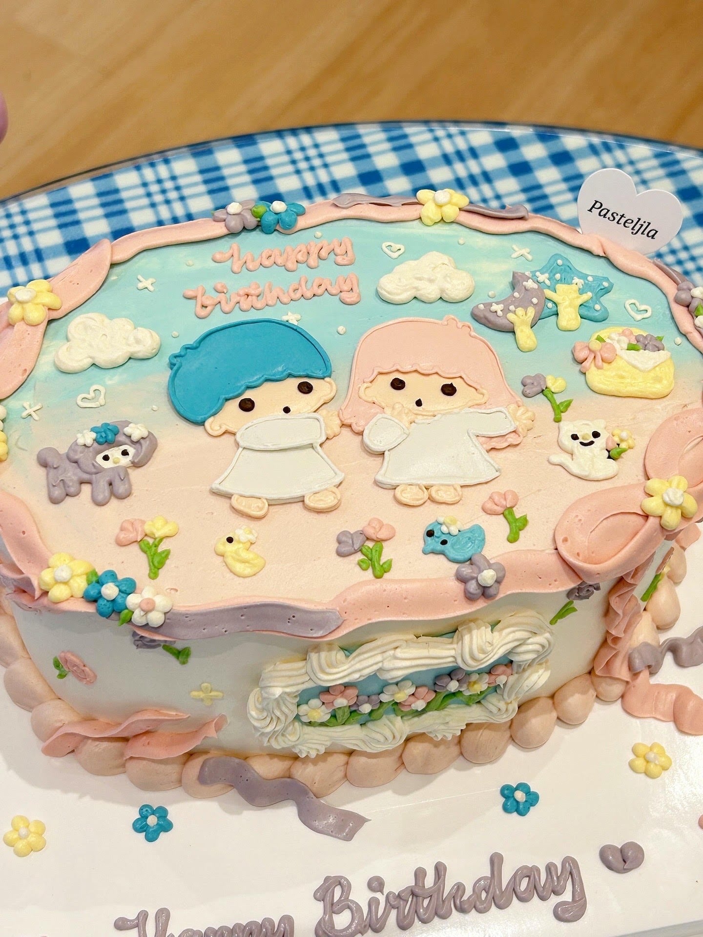 Sanrio twin stars cake